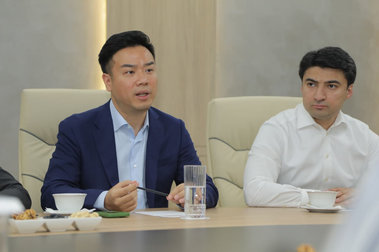 Vazir Alibaba.com kompaniyasi delegatsiyasi vakillarini qabul qildi