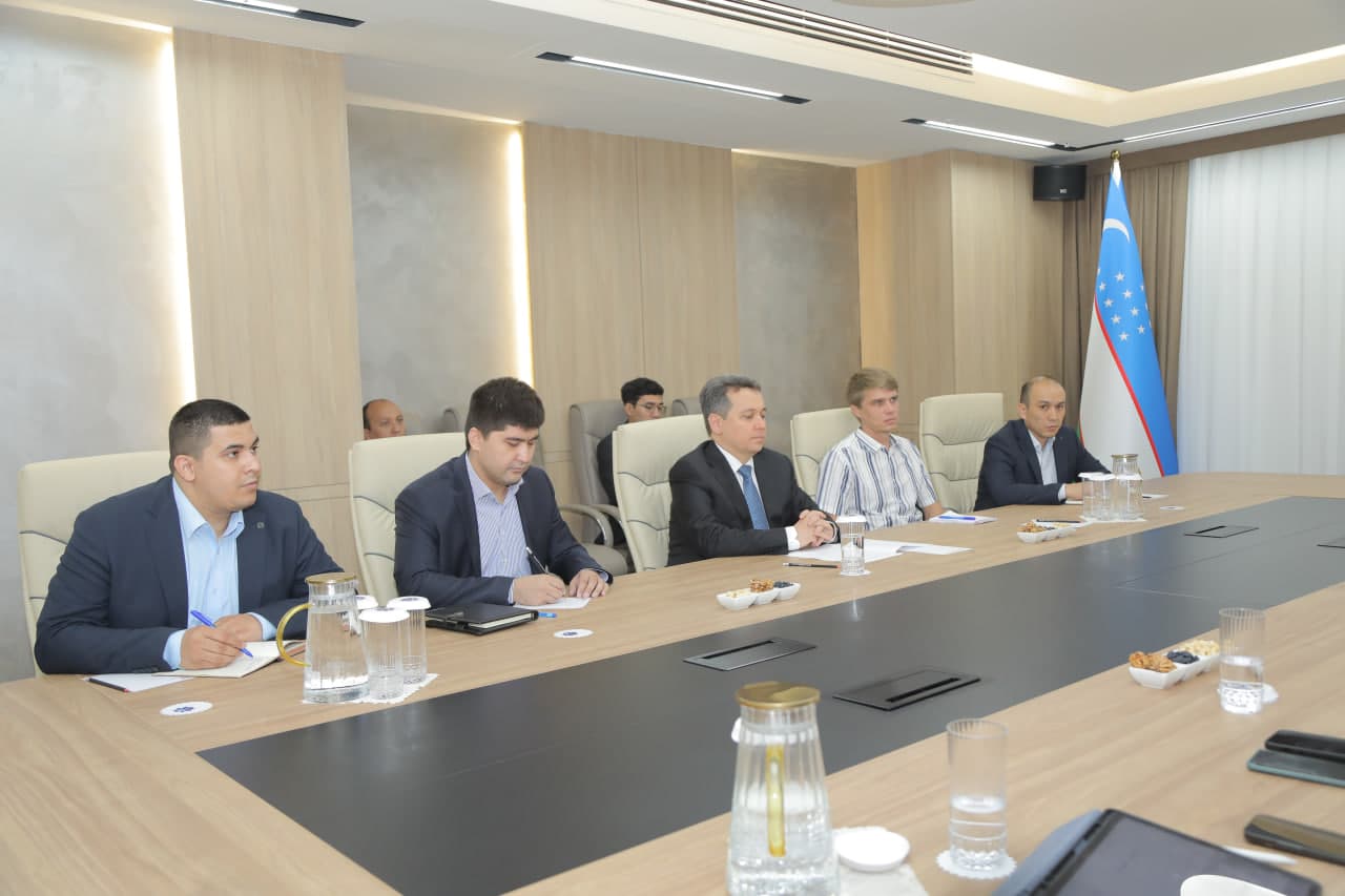 Vazir Alibaba.com kompaniyasi delegatsiyasi vakillarini qabul qildi