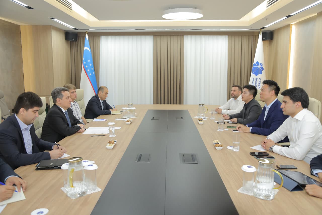 Vazir Alibaba.com kompaniyasi delegatsiyasi vakillarini qabul qildi