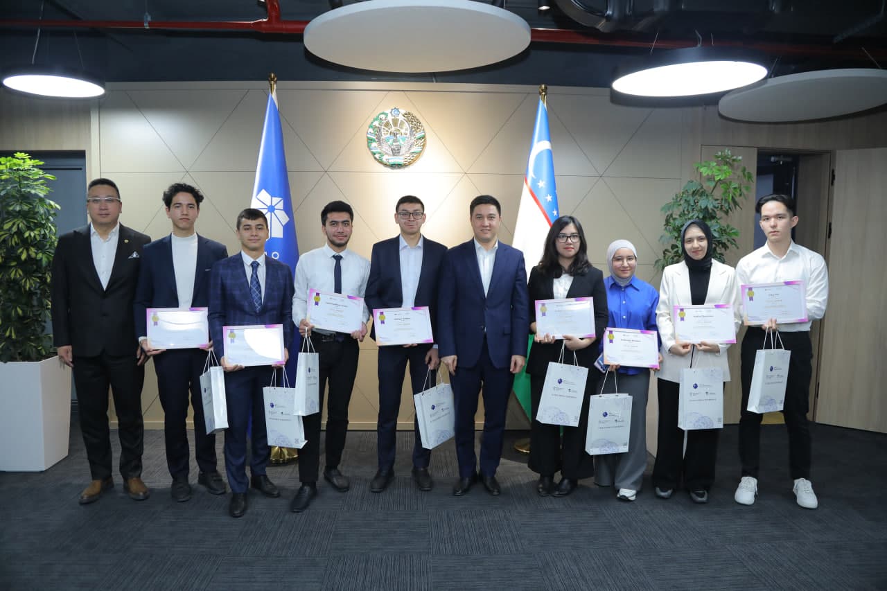 “Huawei Tech4Good global” tanlovida “Silver Award”ni qo‘lga kiritgan talabalar taqdirlandi