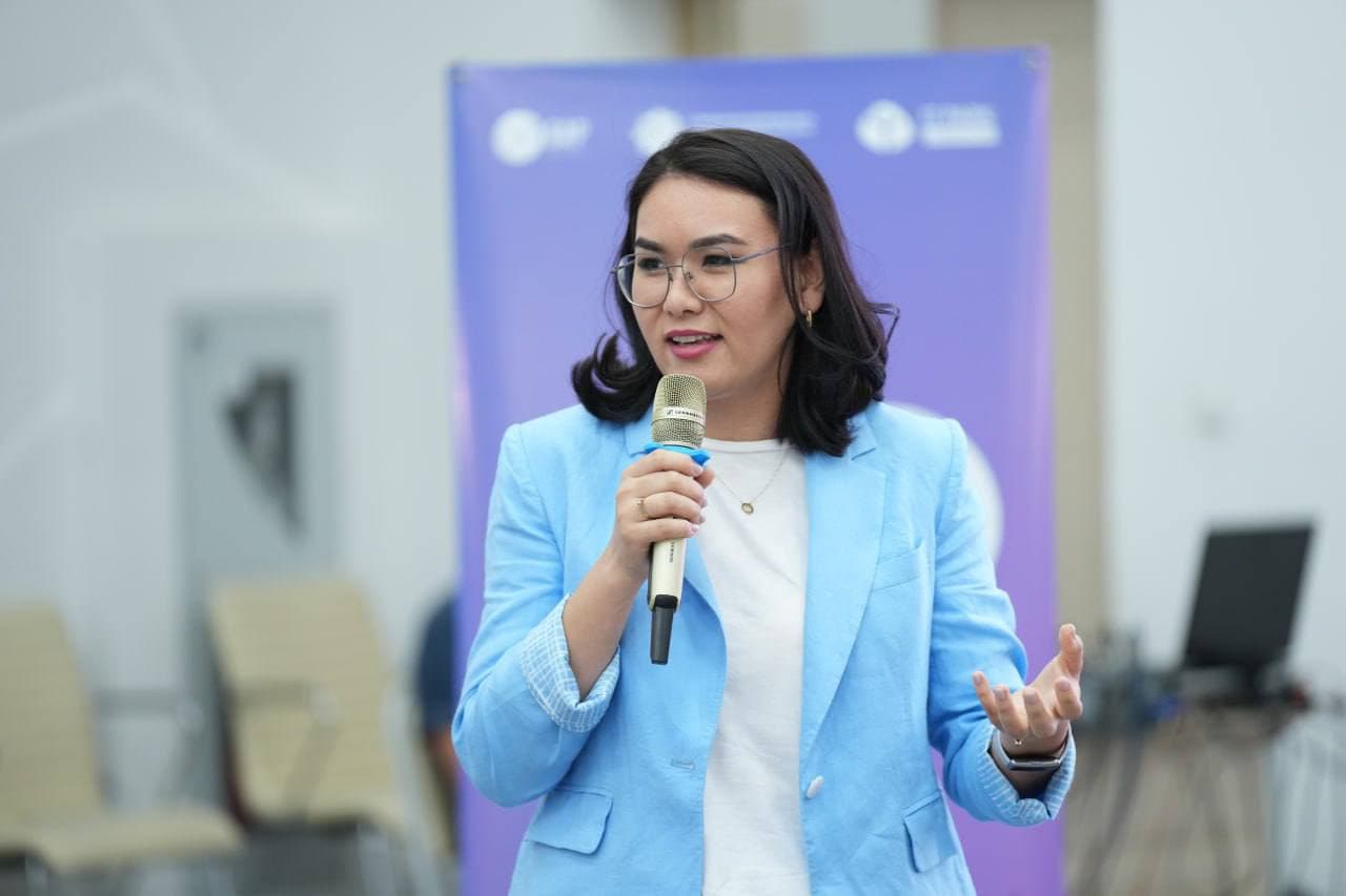 IT sohasida xotin-qizlarning rolini oshirish maqsadida Oqqo‘rg‘on tumanida “Gap” ayollar IT-klubining navbatdagi uchrashuvi tashkil etildi