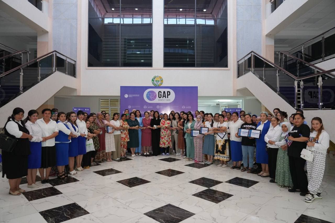 IT sohasida xotin-qizlarning rolini oshirish maqsadida Oqqo‘rg‘on tumanida “Gap” ayollar IT-klubining navbatdagi uchrashuvi tashkil etildi