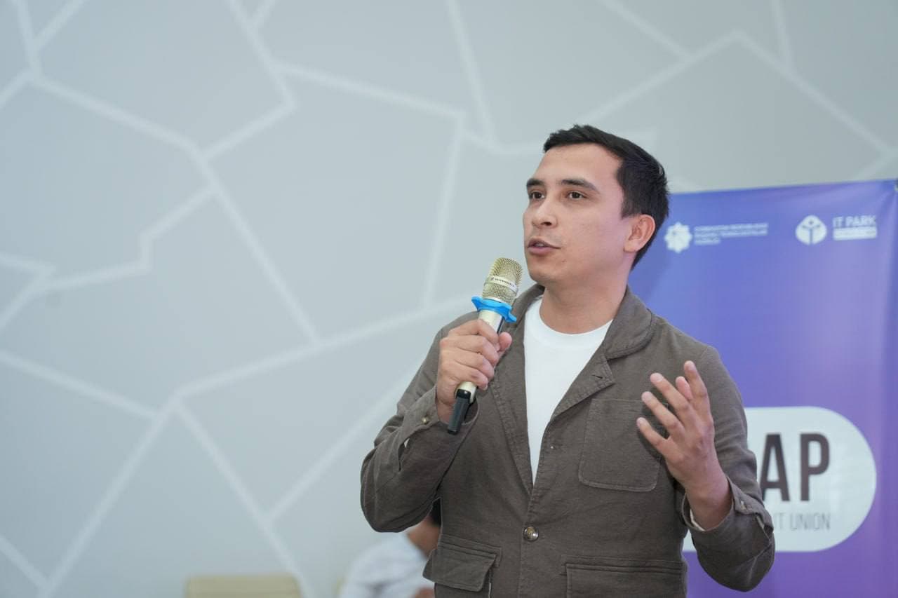 IT sohasida xotin-qizlarning rolini oshirish maqsadida Oqqo‘rg‘on tumanida “Gap” ayollar IT-klubining navbatdagi uchrashuvi tashkil etildi