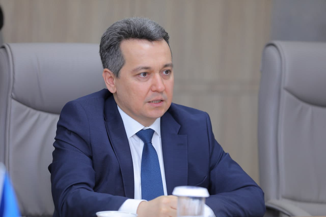 Huawei ME&CA prezidenti bilan raqamlashtirish, qo‘shma ta’lim dasturlarini amalga oshirish masalalari muhokama qilind