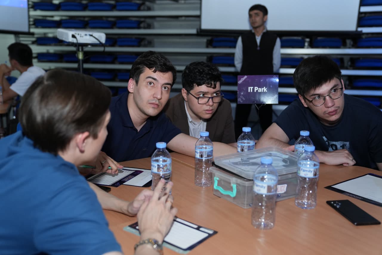 Vazirlik va tizim tashkilotlari o‘rtasida “UzQuiz” intellektual musobaqasi tashkil etildi