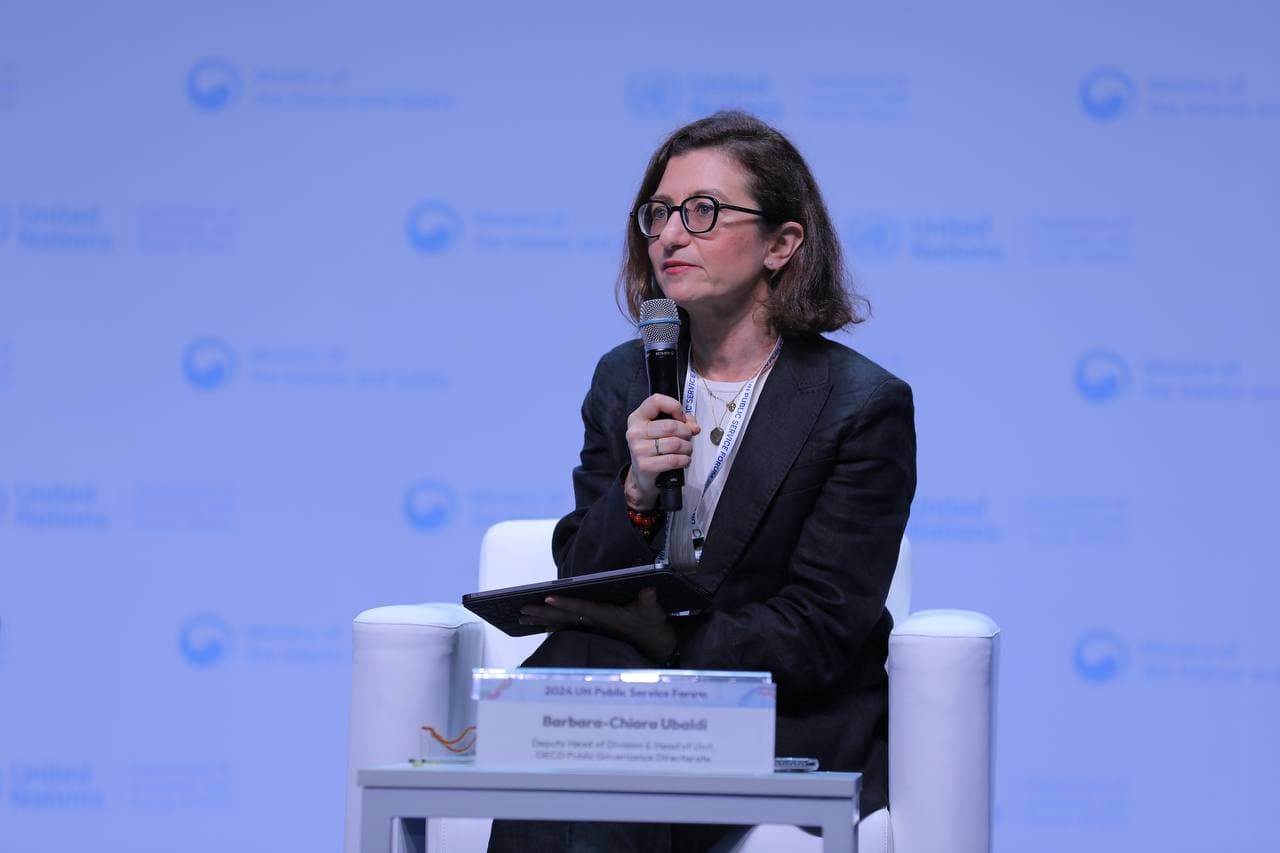 Vazir panel sessiyasida hukumatni raqamli transformatsiya qilish borasida amalga oshirilayotgan ishlar, O‘zbekistonda sun’iy intellektning muhimligi borasida fikrlari bilan o‘rtoqlashdi