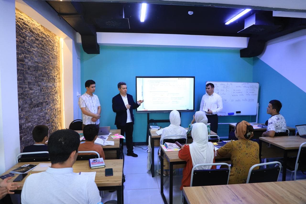 Farg‘ona shahrida nemis tiliga ixtisoslashgan “WEGWEISER” o‘quv markazi faoliyati bilan tanishildi