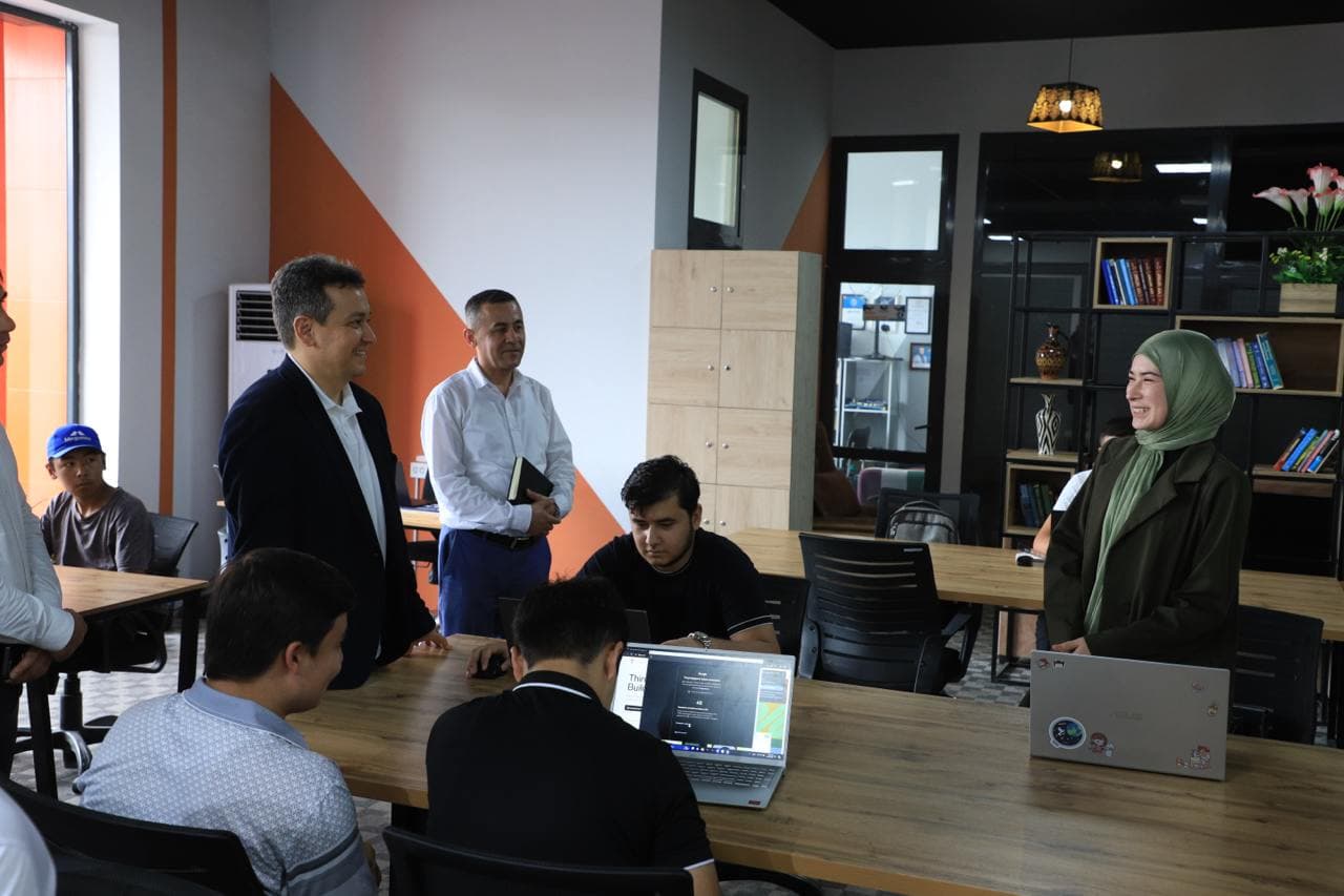 Farg‘onalik frilanserlar bilan ushbu yo‘nalishda ko‘proq yoshlarning daromadlarini oshirish imkoniyatlari haqida fikr almashildi