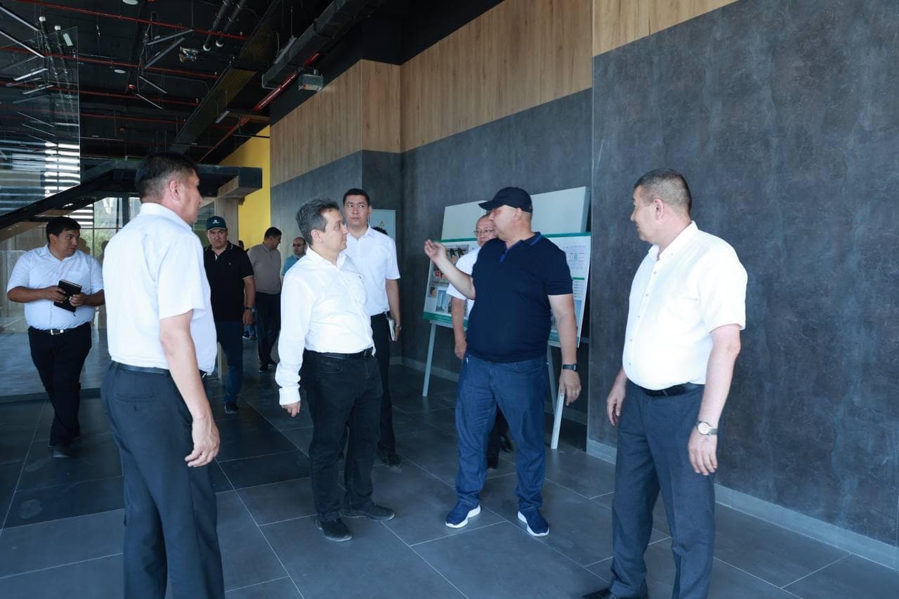 Poytaxtdan tashqarida qurilayotgan eng katta IT Park binosini sifatli va tezroq yakunlash masalalari o‘rganildi