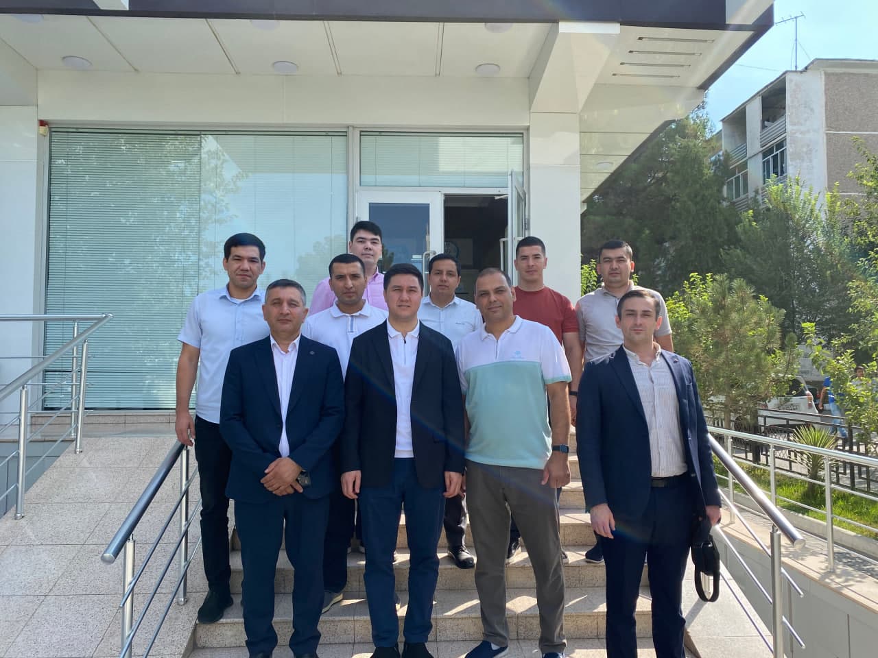 Navoiy viloyatida raqamli ta’limni yanada rivojlantirish masalalari ko‘rib chiqildi