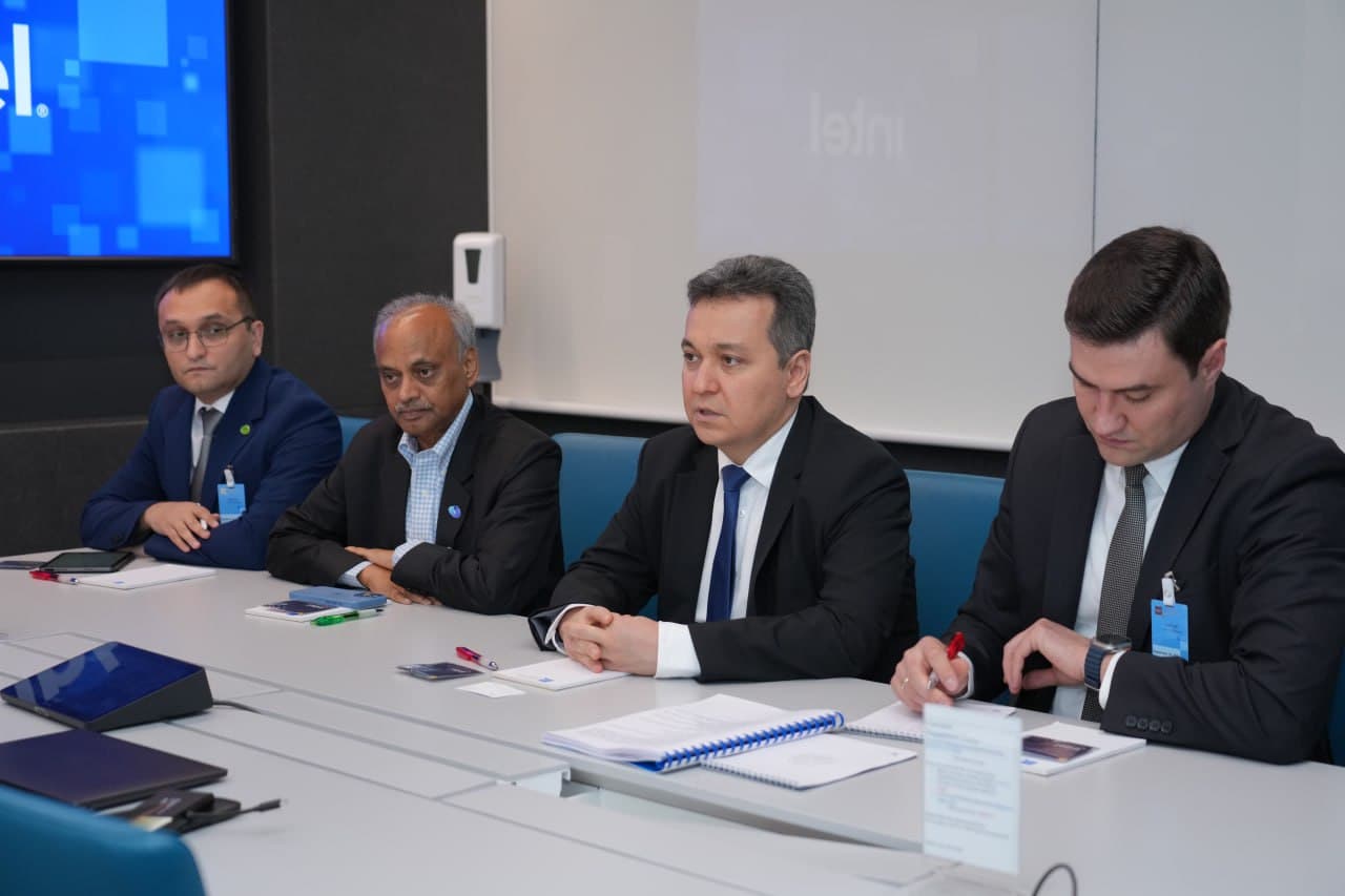 AQSHda INTEL korporatsiyasining vitse-prezidenti bilan sun’iy intellekt yo‘nalishida hamkorlik masalalari ko‘rib chiqildi