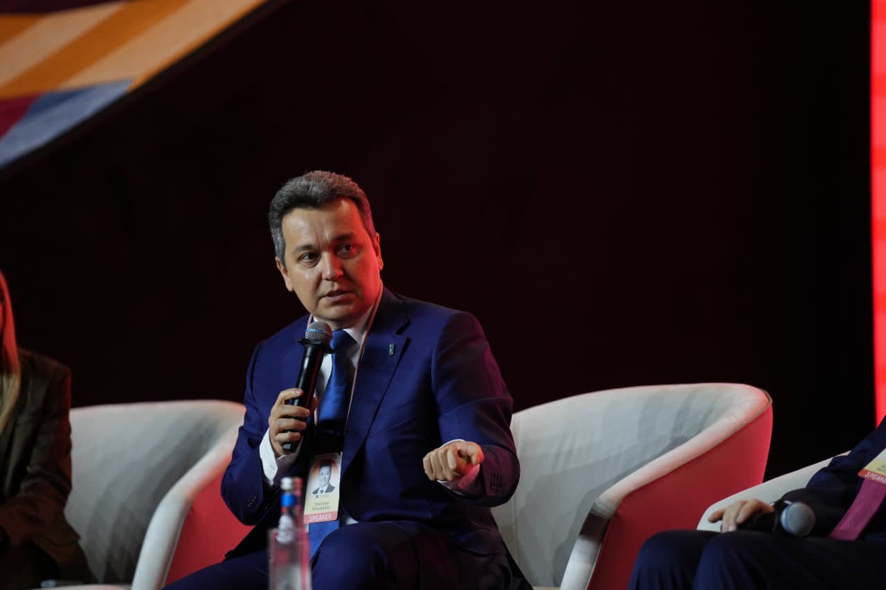 Raqamli texnologiyalar vaziri Butunjahon kreativ iqtisodiyot konferensiyasida ishtirok etdi