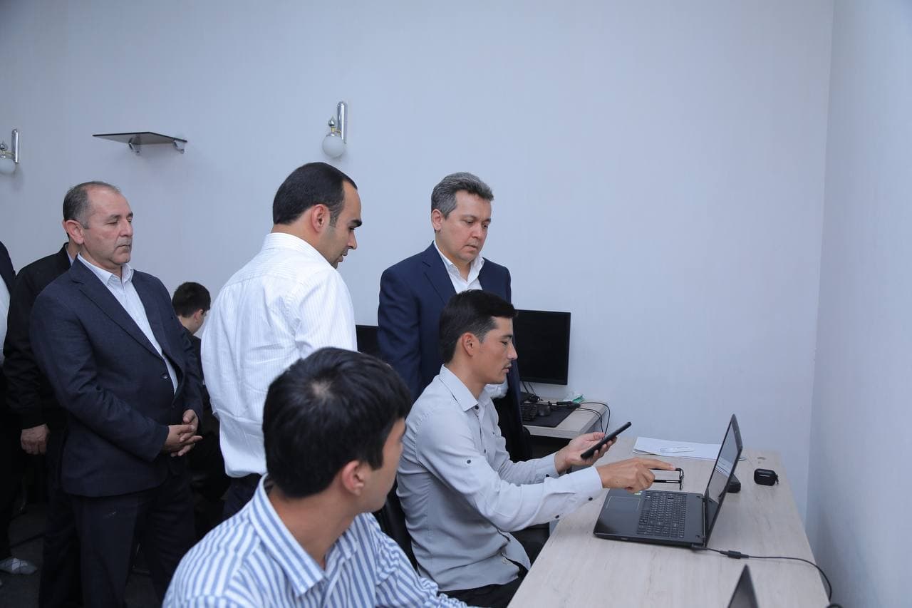 Vazir “IT City Academy” markaziga tashrif buyurib, uning kelgusidagi rejalari bilan tanishdi