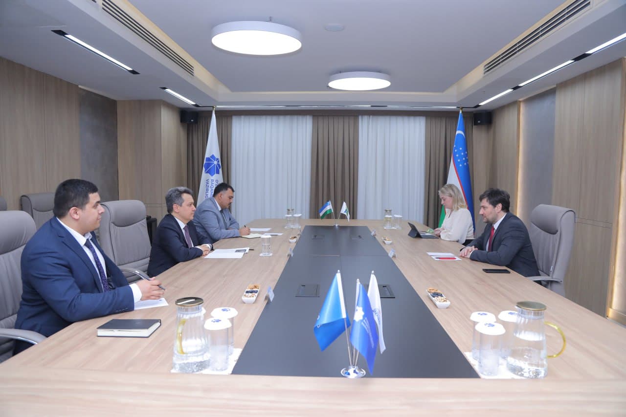 Aloqa sohasida Hududiy hamdoʻstlik bosh direktori bilan mintaqada raqamlashtirish sohasida hamkorlikni jadallashtirish masalalari muhokama qilindi