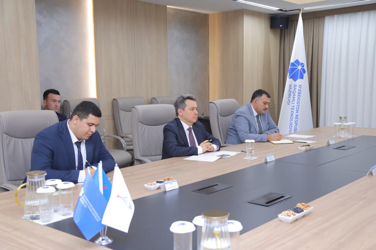 Aloqa sohasida Hududiy hamdoʻstlik bosh direktori bilan mintaqada raqamlashtirish sohasida hamkorlikni jadallashtirish masalalari muhokama qilindi