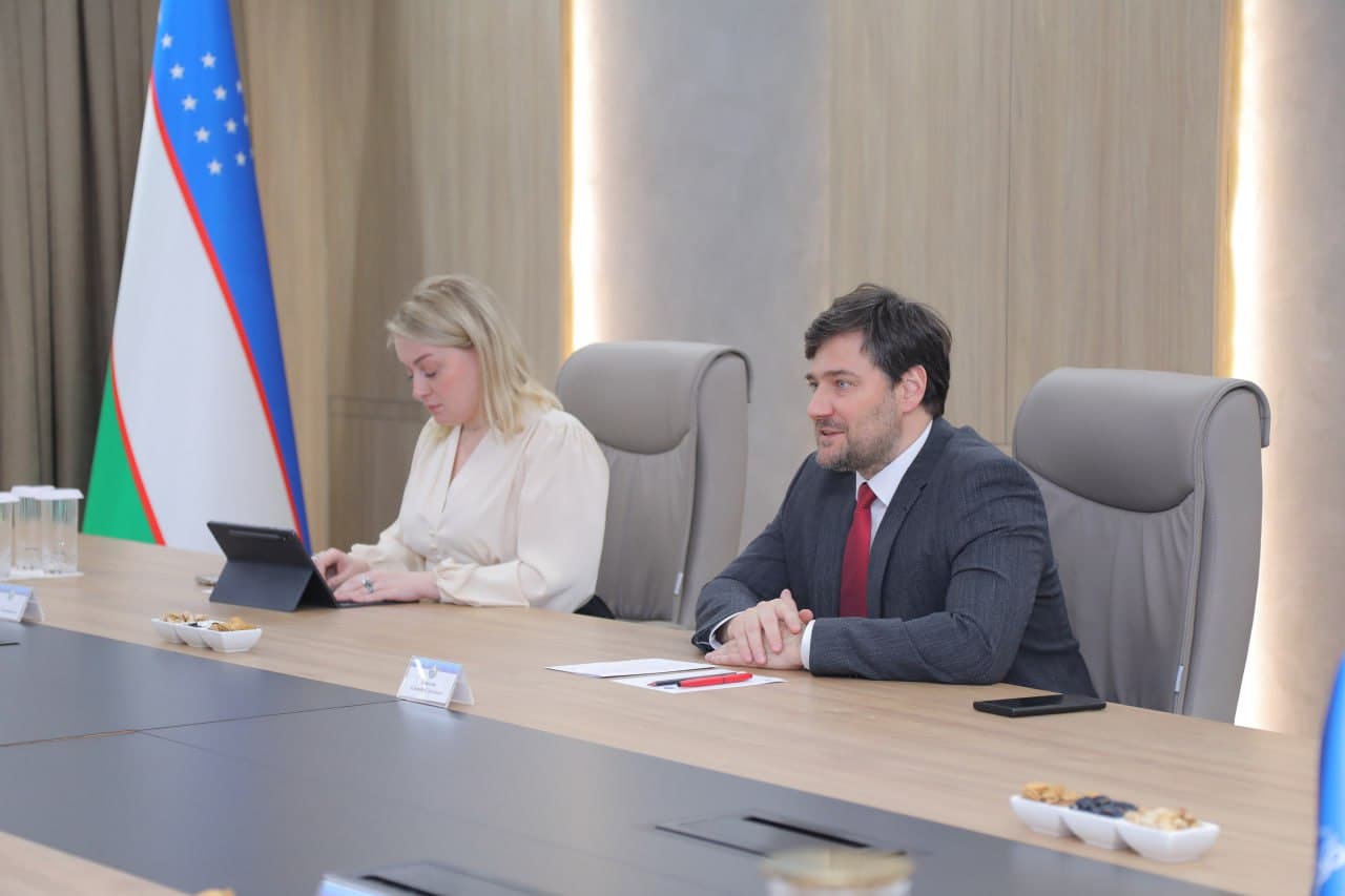 Aloqa sohasida Hududiy hamdoʻstlik bosh direktori bilan mintaqada raqamlashtirish sohasida hamkorlikni jadallashtirish masalalari muhokama qilindi