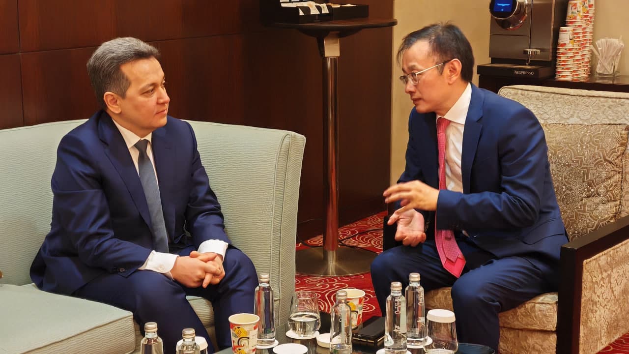 Vazir Huawei kompaniyasining Yaqin Sharq va Markaziy Osiyo mintaqasi bo‘yicha prezidenti bilan uchrashdi