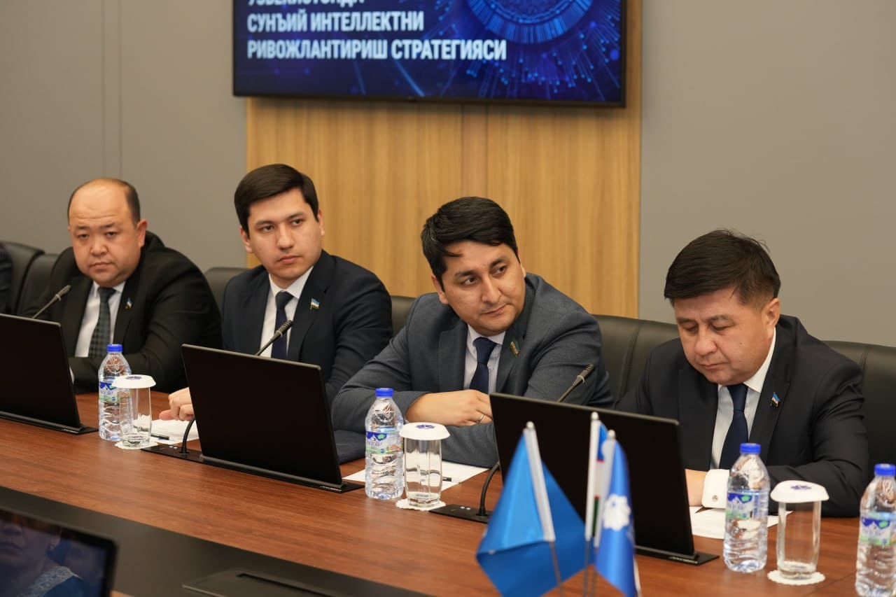 Sun’iy intellekt yo‘nalishida parlament va institut o‘rtasida memorandum imzolandi