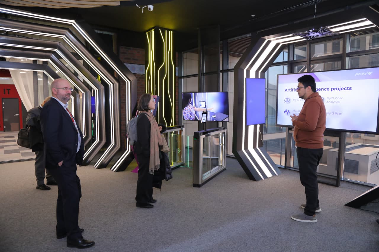 Ministry of Digital Technologies and Asian Development Bank Discuss Digital Economy and Infrastructure Development