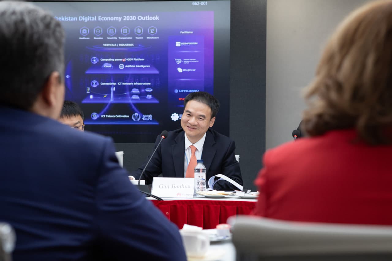 “MWC Barcelona – 2025”: Huawei rahbariyati bilan hamkorlikni yanada rivojlantirish maqsadida memorandumlar imzolandi