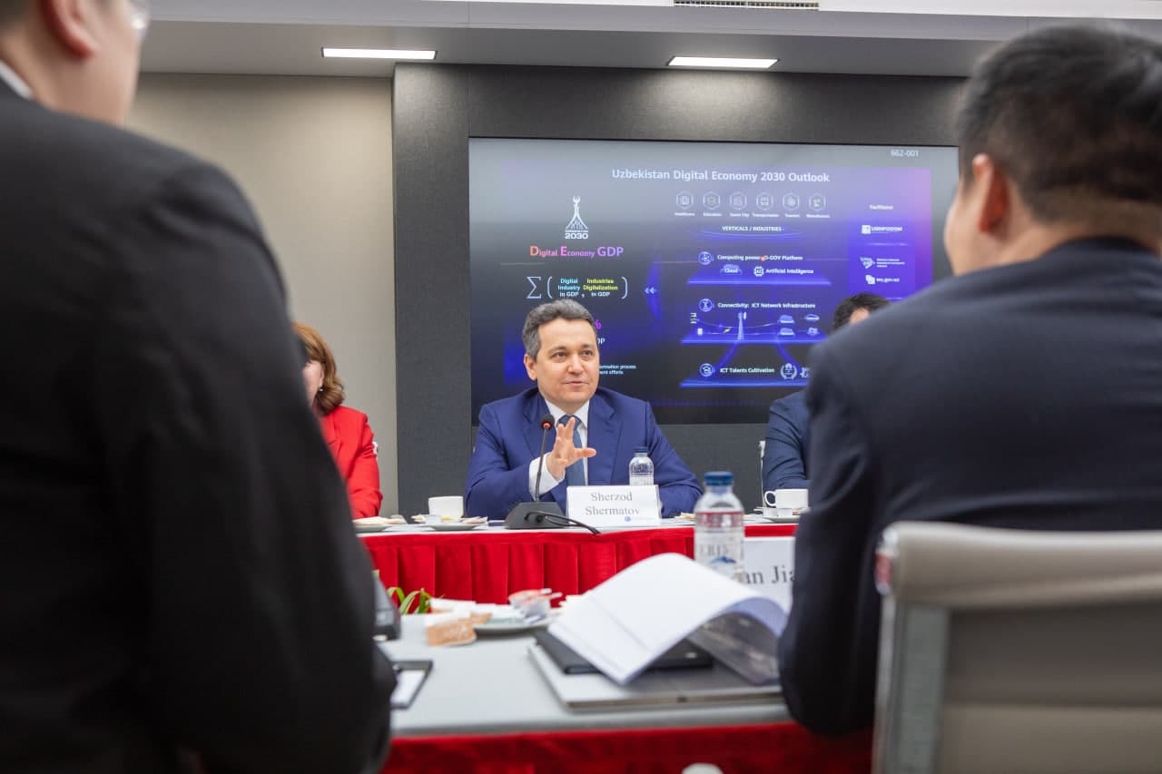 “MWC Barcelona – 2025”: Huawei rahbariyati bilan hamkorlikni yanada rivojlantirish maqsadida memorandumlar imzolandi