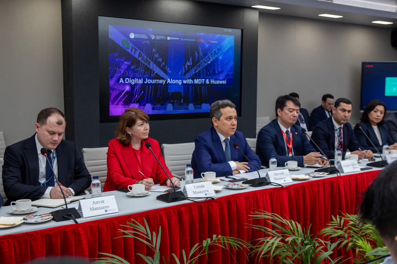 “MWC Barcelona – 2025”: Huawei rahbariyati bilan hamkorlikni yanada rivojlantirish maqsadida memorandumlar imzolandi