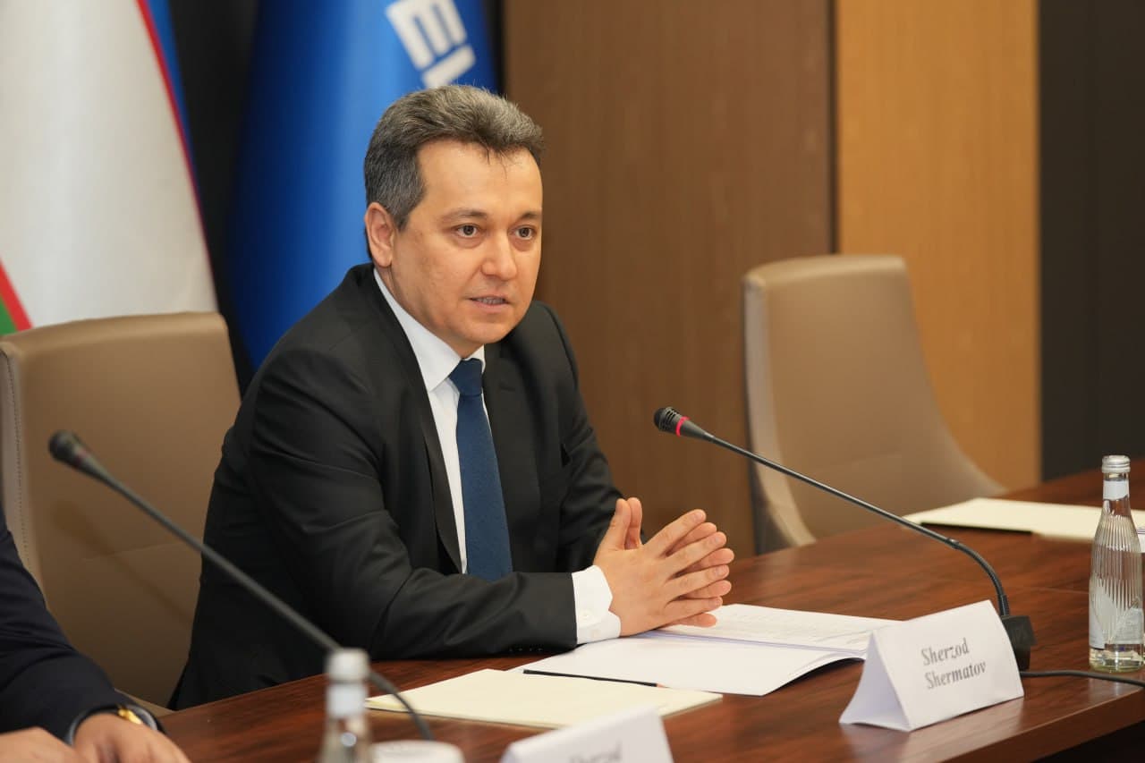 Xalqaro informatika olimpiadasiga tayyorgarlik to'g'risida tashkil etilgan o‘quv mashg‘ulotlari ishtirokchilari va Zulfiya nomidagi Davlat mukofotining 2025-yilgi sovrindorlari bilan uchrashuv o‘tkazildi