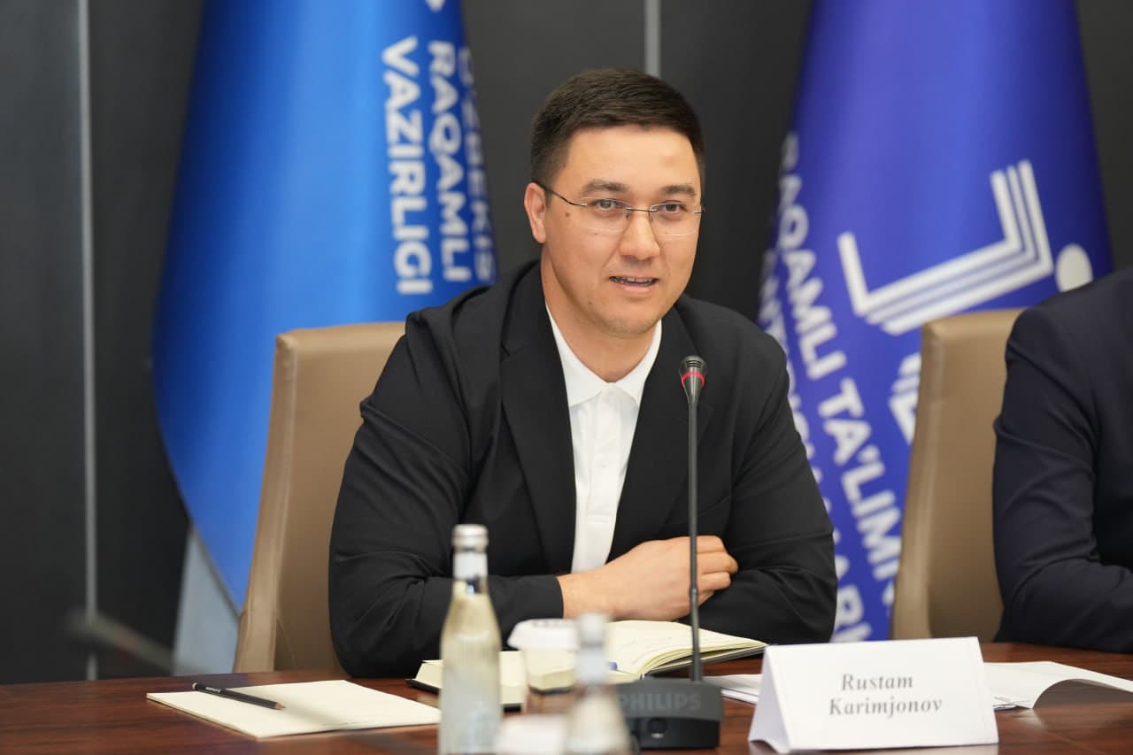 Xalqaro informatika olimpiadasiga tayyorgarlik to'g'risida tashkil etilgan o‘quv mashg‘ulotlari ishtirokchilari va Zulfiya nomidagi Davlat mukofotining 2025-yilgi sovrindorlari bilan uchrashuv o‘tkazildi