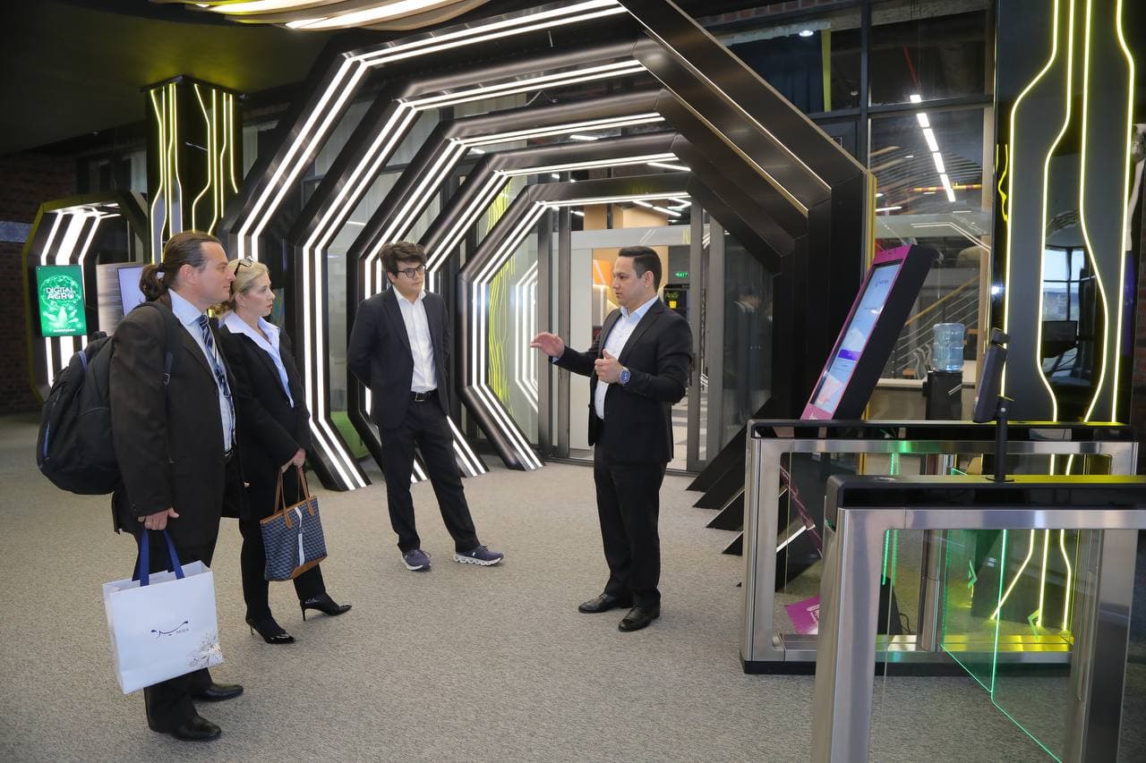 Birlashgan Arab Amirliklarining Muhammad bin Zayd Sun’iy Intellekt Universiteti bilan hamkorlik masalalari muhokama qilindi