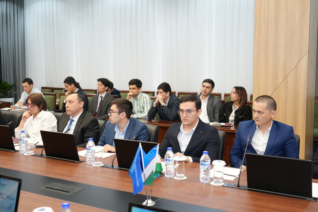 Sun’iy intellektni qo‘llash orqali yuzaga keladigan munosabatlarni huquqiy tartibga solishning dolzarb masalalari muhokama qilindi