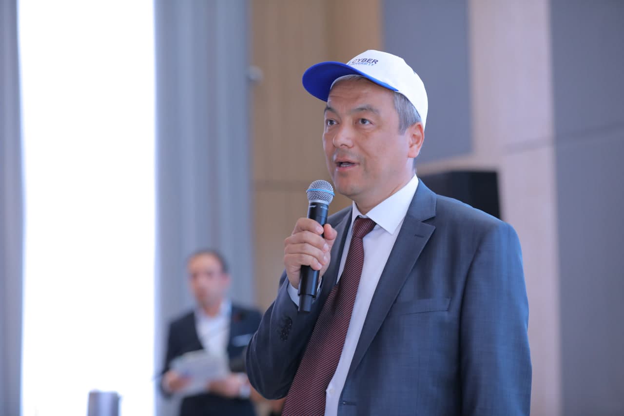 Bitiruvchi yoshlar uchun imkoniyatlar eshigini ochayotgan kelajak kadrlarini tayyorlaydigan "Cyber University" davlat universitetida Ochiq eshiklar kuni bo‘lib o‘tdi