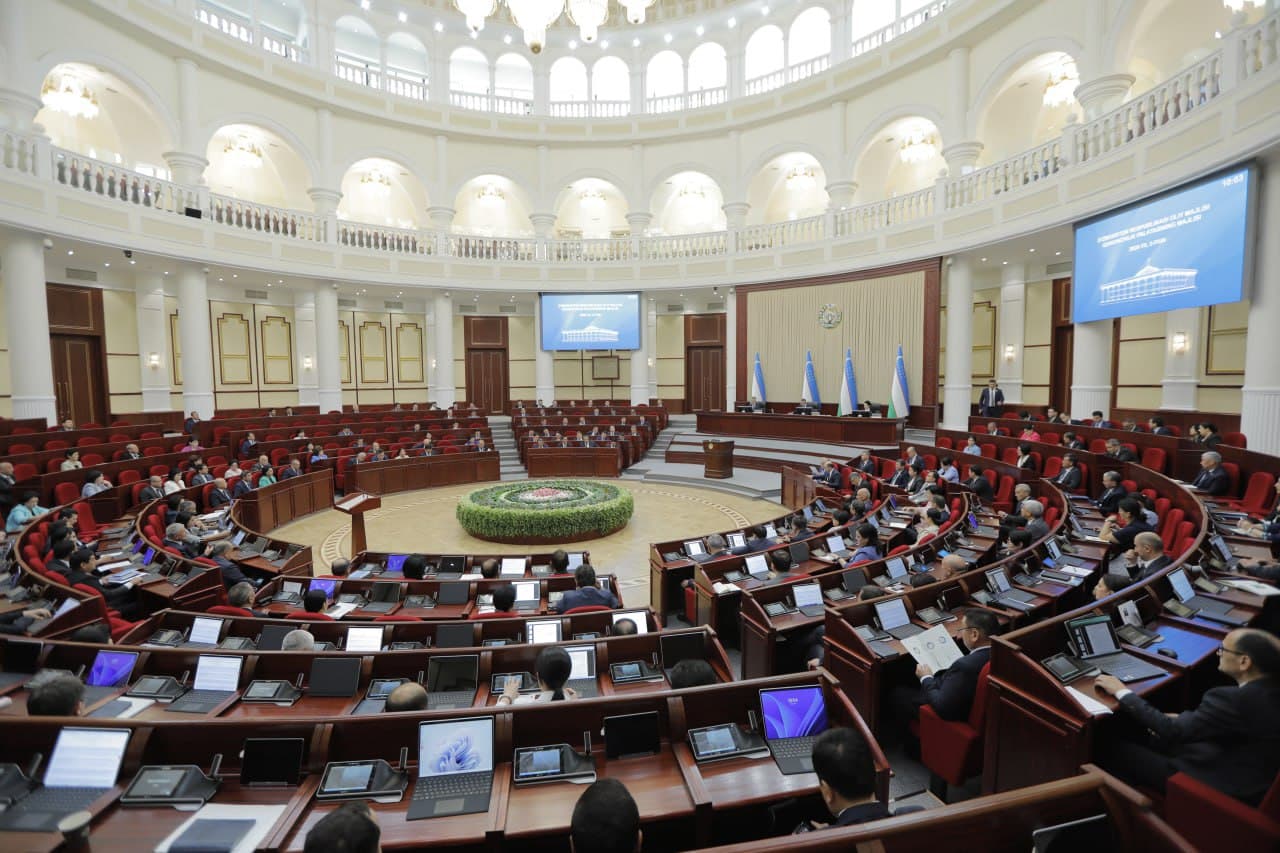 Qonunchilik palatasida Raqamli texnologiyalar vaziri Sh. Shermatovga “Elektron hukumatni rivojlantirish indeksi” bo‘yicha berilgan parlament so‘roviga javob ko‘rib chiqildi.