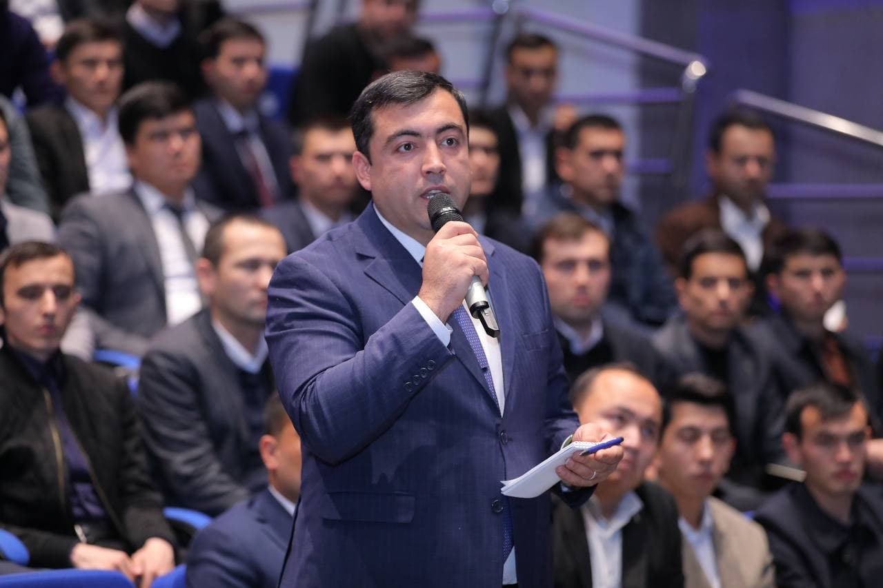 Davlat boshqaruvida sun’iy intellekt texnologiyalarini joriy etish bo‘yicha o‘quv kursi yakunlanib, ishtirokchilar bilan ochiq muloqot bo‘lib o‘tdi