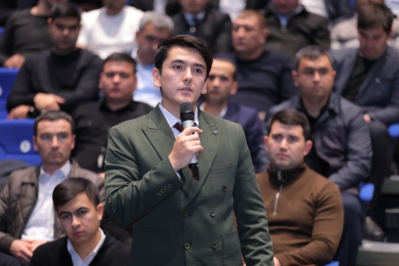 Davlat boshqaruvida sun’iy intellekt texnologiyalarini joriy etish bo‘yicha o‘quv kursi yakunlanib, ishtirokchilar bilan ochiq muloqot bo‘lib o‘tdi