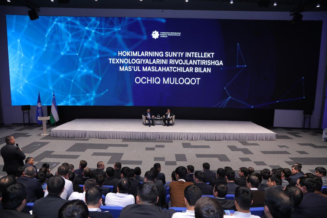 Davlat boshqaruvida sun’iy intellekt texnologiyalarini joriy etish bo‘yicha o‘quv kursi yakunlanib, ishtirokchilar bilan ochiq muloqot bo‘lib o‘tdi