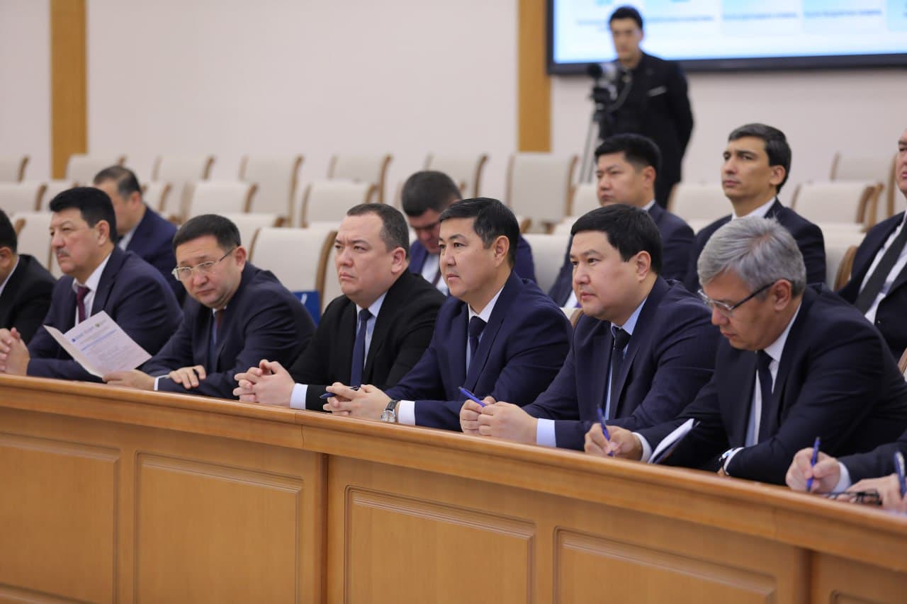 Sun’iy intellekt sohasida hududiy rahbar kadrlar malakasini oshirishga qaratilgan o‘quv-seminar tashkil etildi