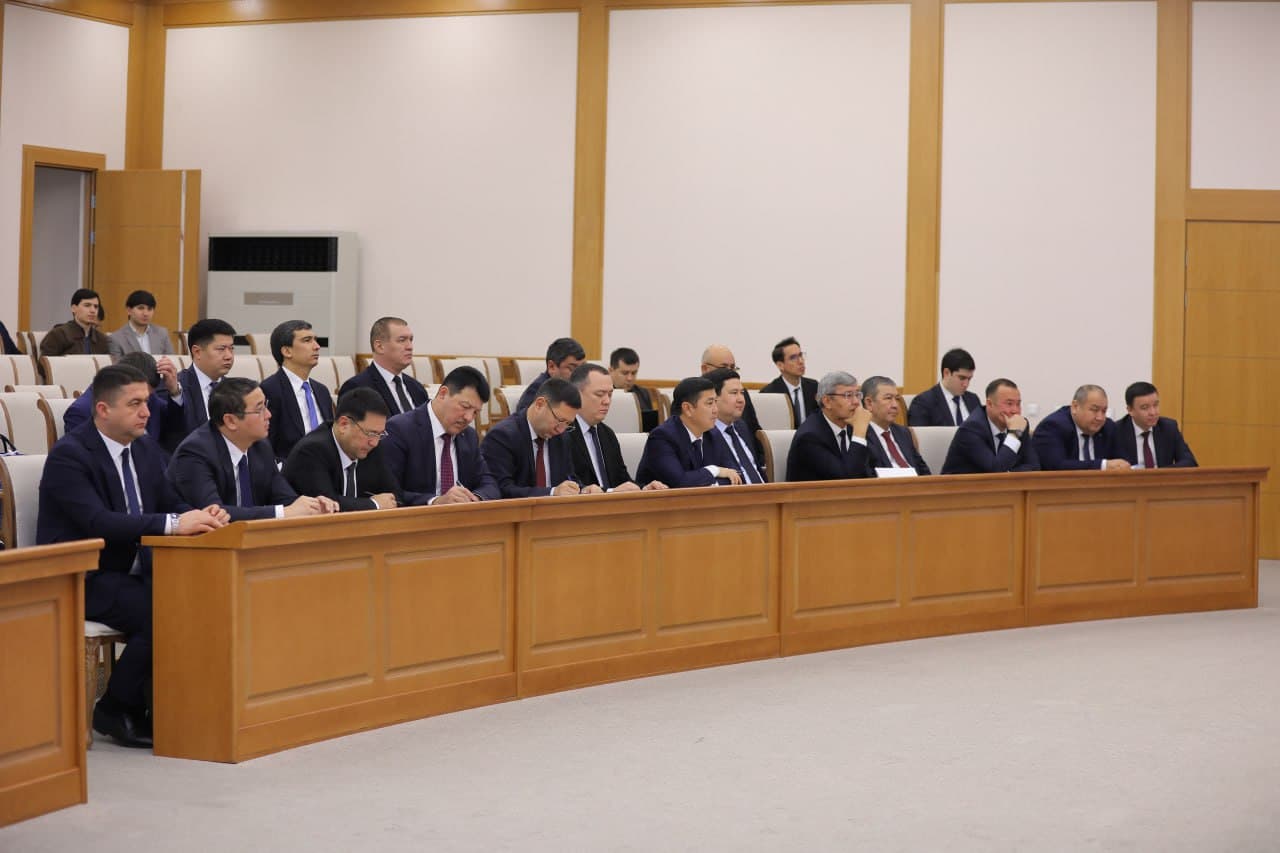 Sun’iy intellekt sohasida hududiy rahbar kadrlar malakasini oshirishga qaratilgan o‘quv-seminar tashkil etildi