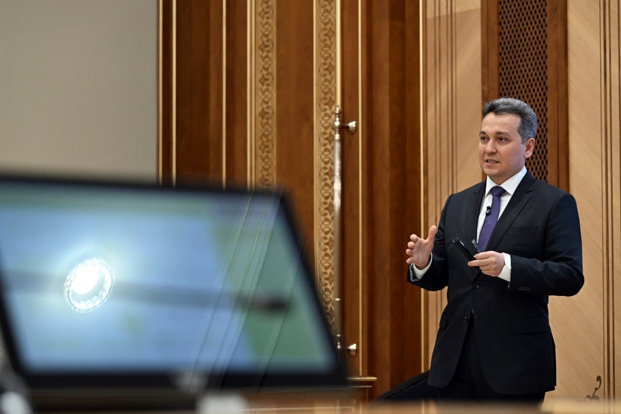 Рассмотрены приоритетные задачи по развитию цифровых технологий