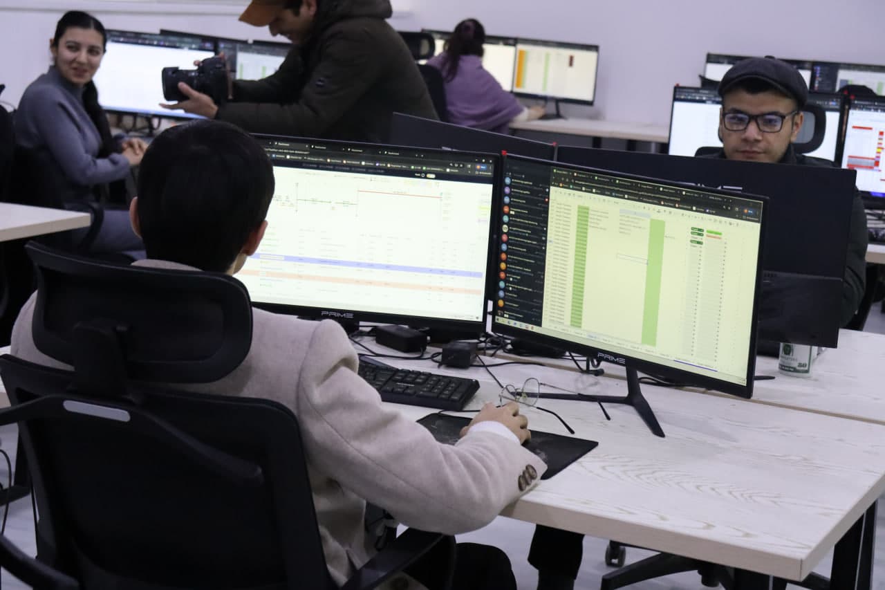 Qarshida yoshlar uchun raqamli imkoniyatlar: Xalqaro AT-kompaniyalar faoliyati bilan tanishildi