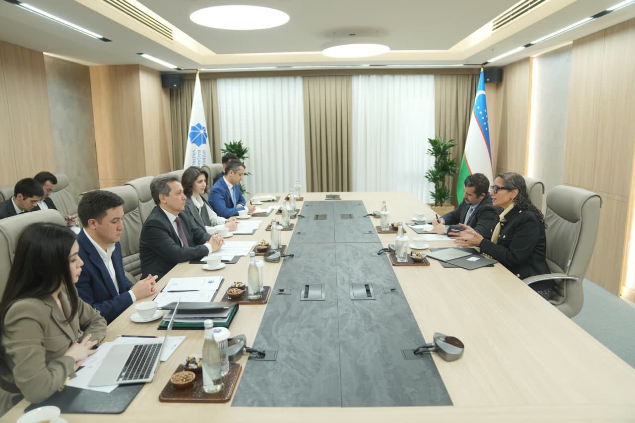 Министр цифровых технологий обсудил вопросы сотрудничества с MIT Kuo Sharper Center