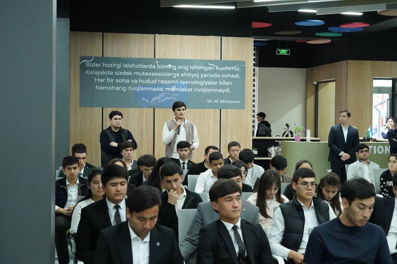 Surxondaryoda yoshlar bilan ochiq muloqot: startaplar, grantlar va AT istiqbollari muhokama qilindi