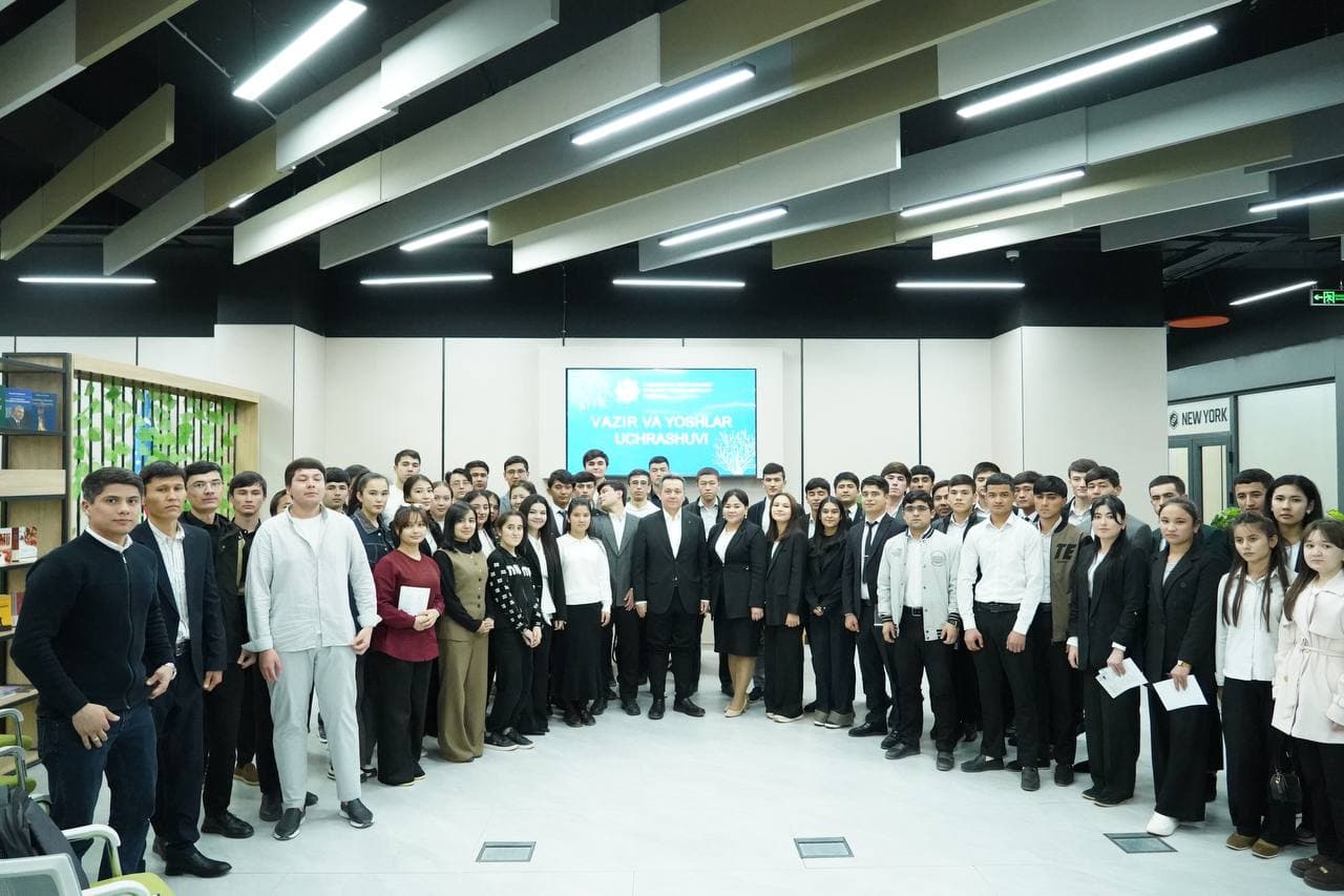 Surxondaryoda yoshlar bilan ochiq muloqot: startaplar, grantlar va AT istiqbollari muhokama qilindi