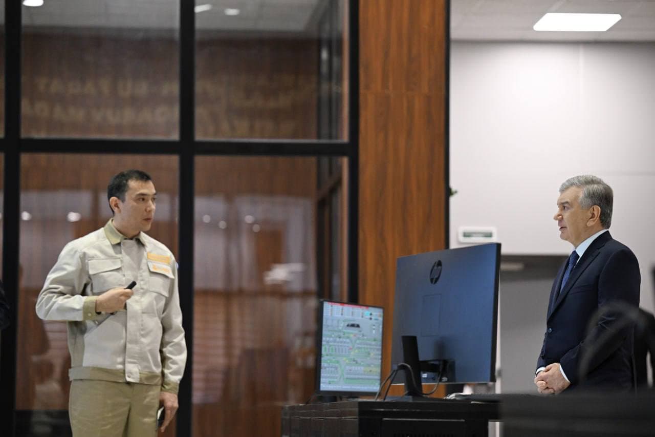 President visits Digital Control Center of Almalyk Mining and Metallurgical Complex