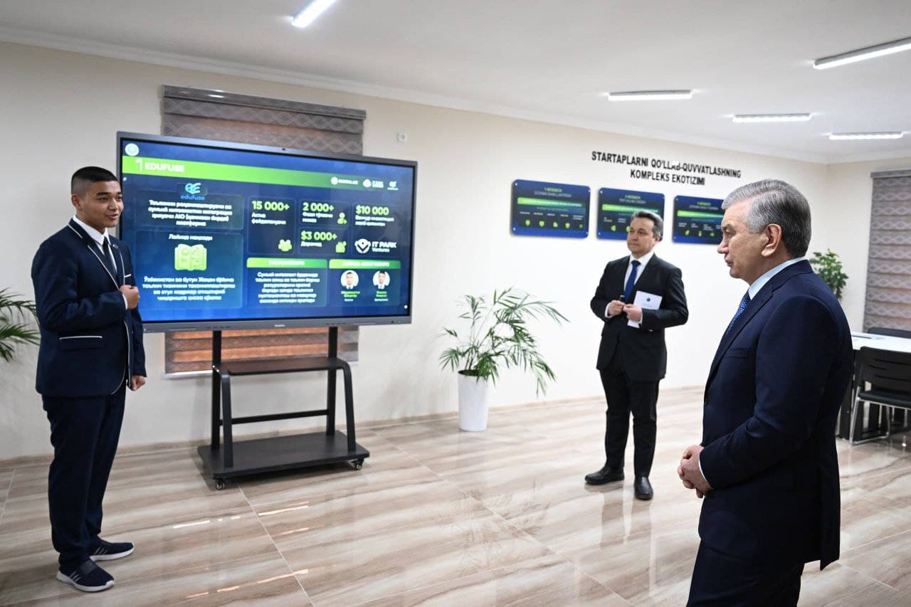 Президент встретился с молодежью в Самарканде