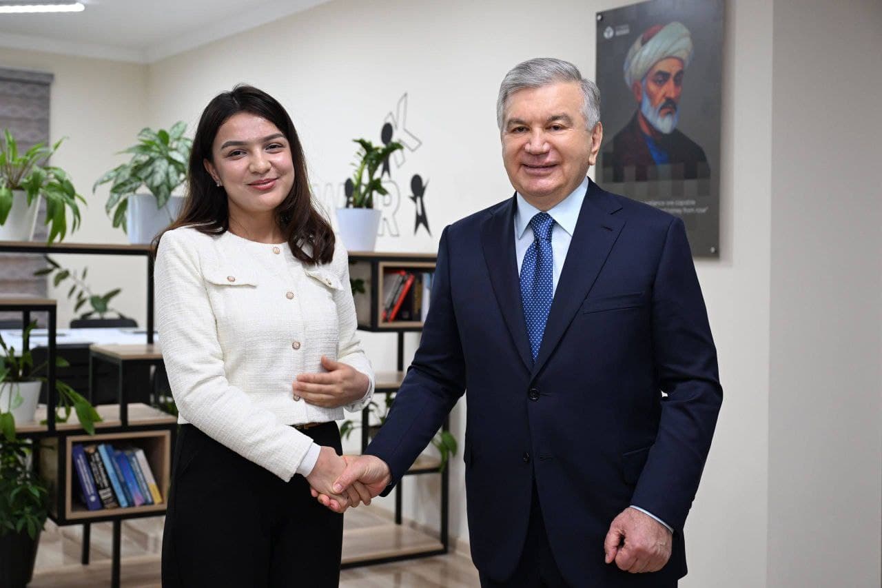 Президент встретился с молодежью в Самарканде