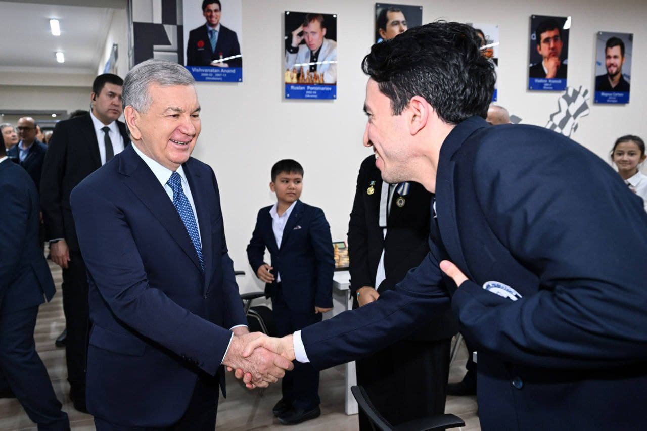 Президент встретился с молодежью в Самарканде