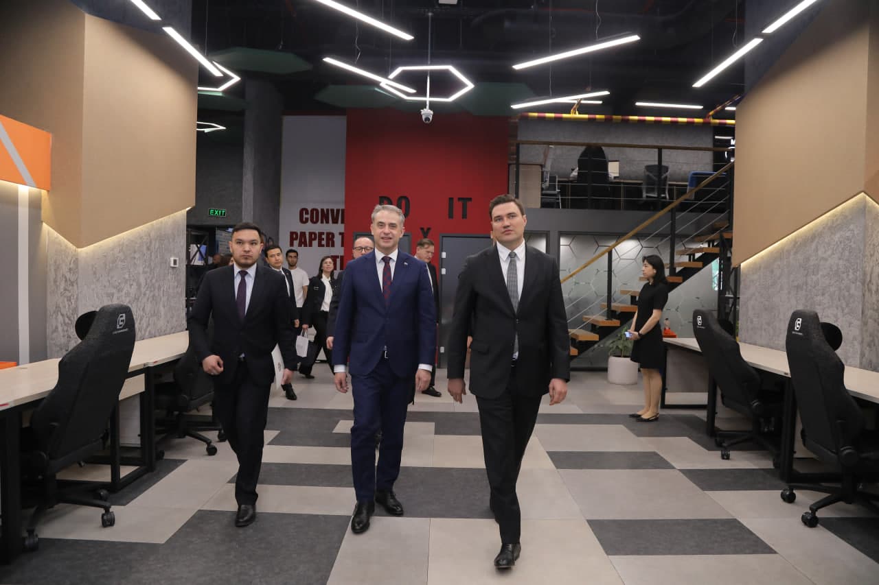 Polsha bilan raqamli transformatsiya sohasida hamkorlikni yangi bosqichga olib chiqish masalalari muhokama qilindi