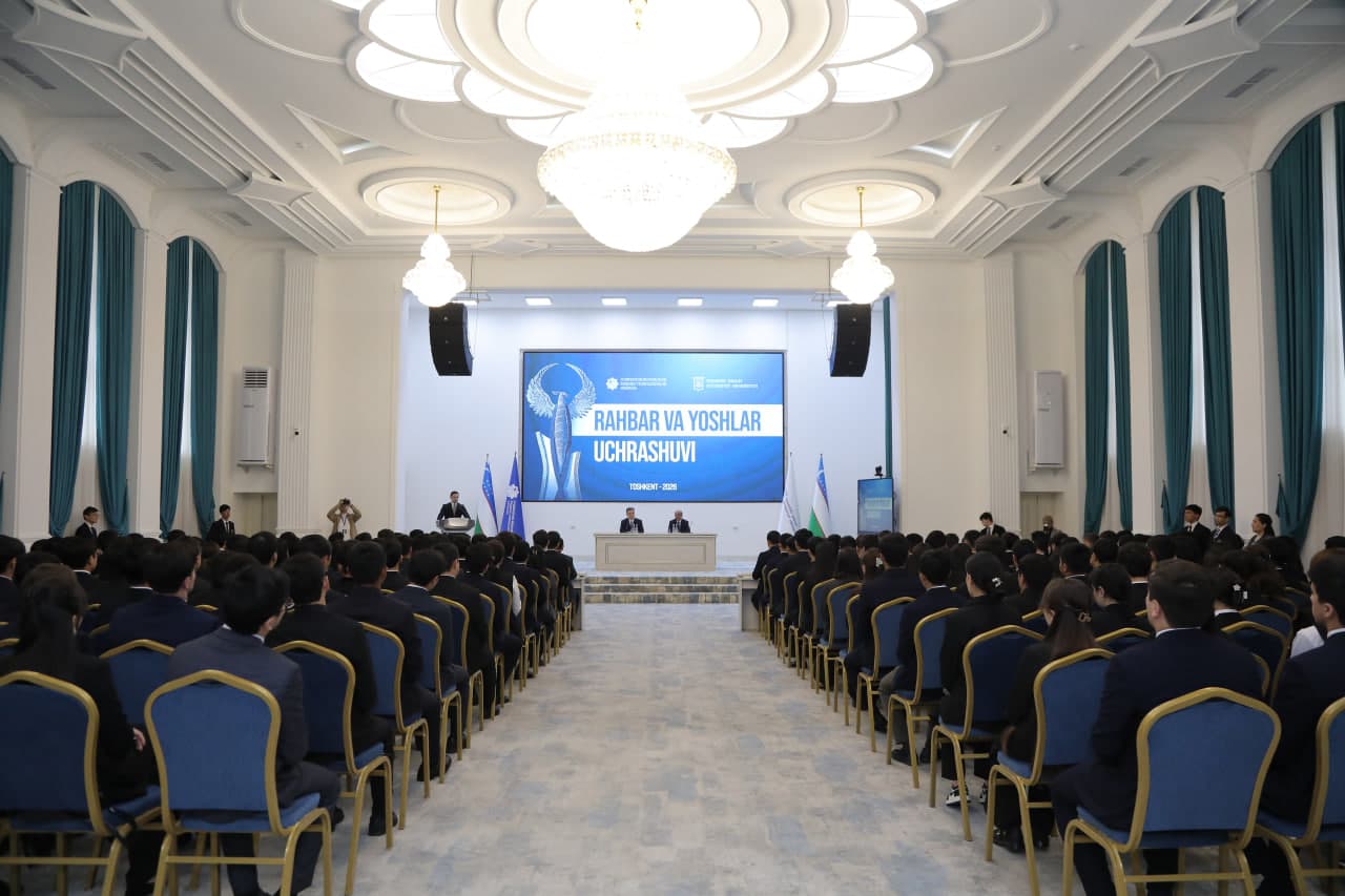 “Yoshlar kuni” doirasida vazir yoshlar bilan ochiq muloqot o‘tkazdi