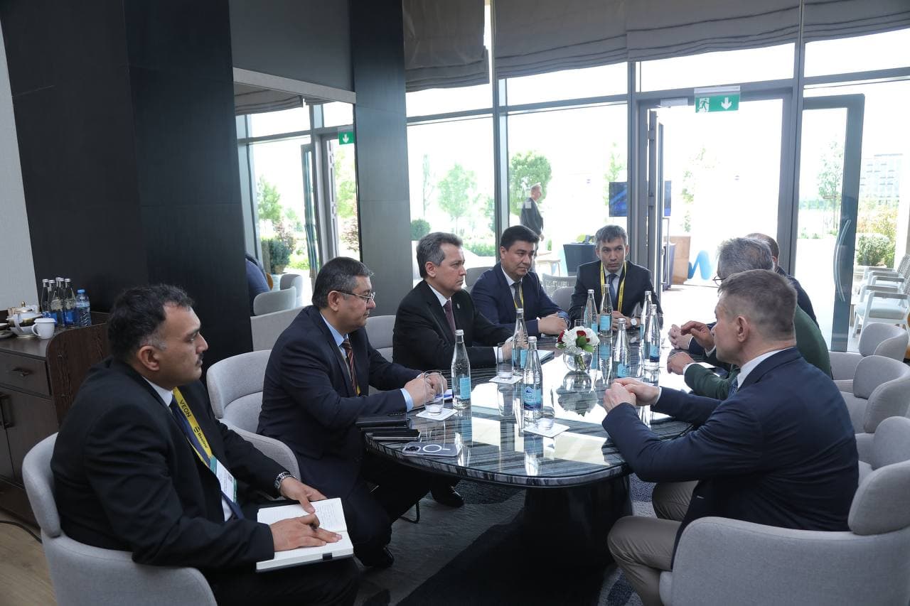 O‘zbekistonda ilk bor Viasat sun’iy yo‘ldoshi orqali mobil aloqa qurilmasiga sun’iy yo‘ldosh xabarlarini uzatish bo‘yicha sinov namoyishi o‘tkazildi