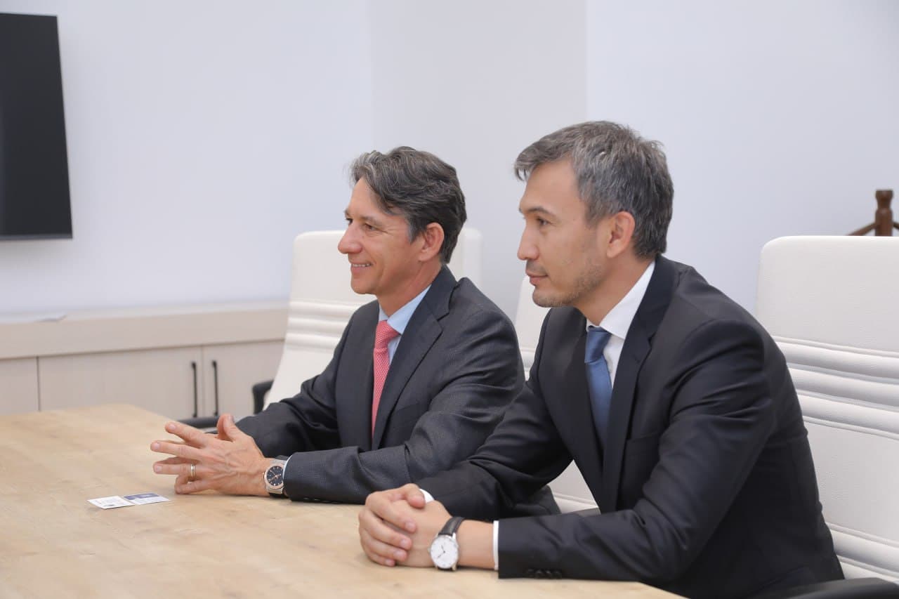 Official signing ceremony for cooperation with Amazon Leo took place